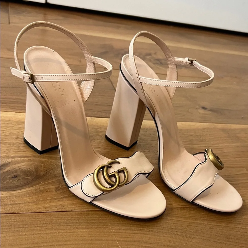 Gucci Cream Heels with Gold Accent - Picture 1 of 9